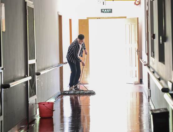 说明: C:\Users\hp\Desktop\2018级预科\红安(修)\ZYK_0293.jpg